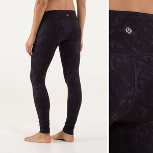 Lululemon Wunder Under Pant
Beautiful Baroque Deep Zinfandel purple wine size 4